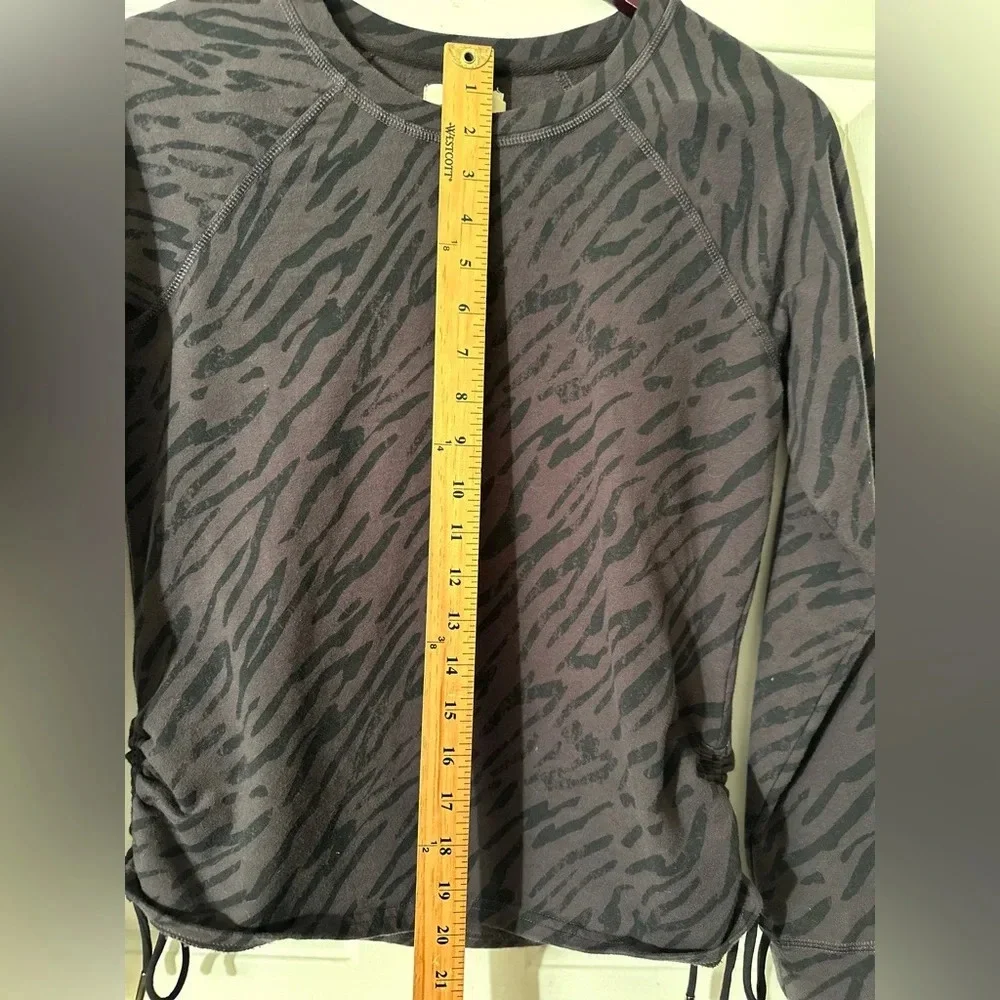 PACT Women’s ORGANIC SM Gray Black Tonal Zebra Cinch Tie Pullover Long Sleeve - Picture 12 of 13